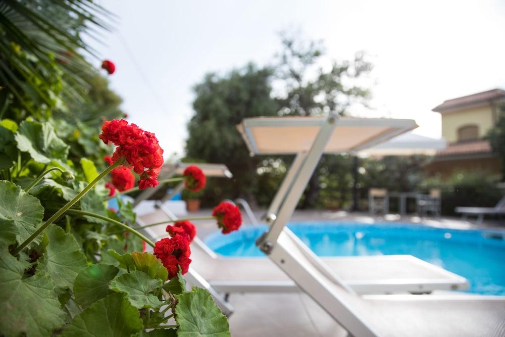 Cannamele Hotel 4*